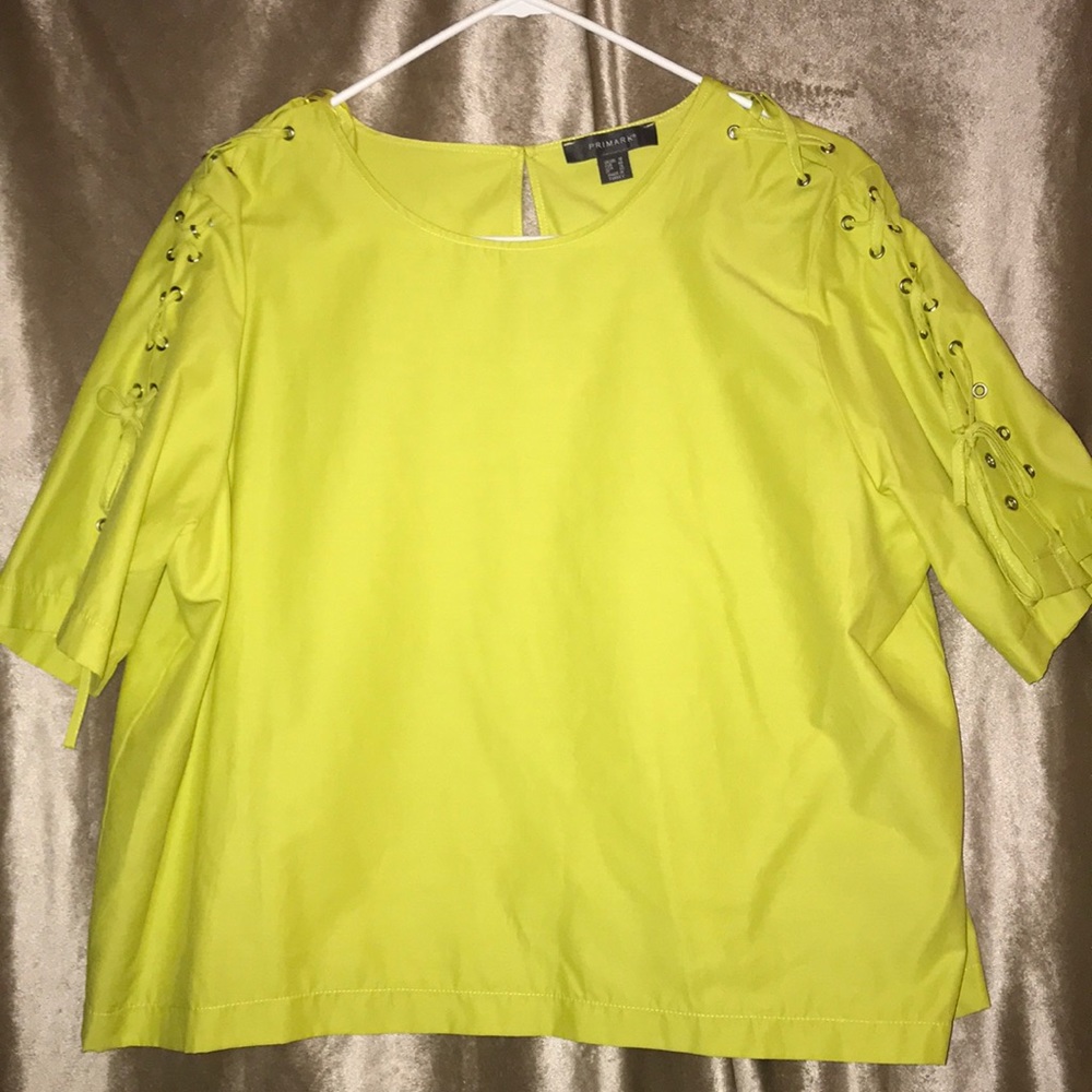 NWOT Lime Green Lace Up Short Sleeve Crop Top